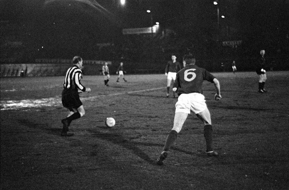 DWV tegen Volewijckers Erewedstrijd in Olympisch Stadion spelmoment (einduitsl, Bestanddeelnr 913-7276