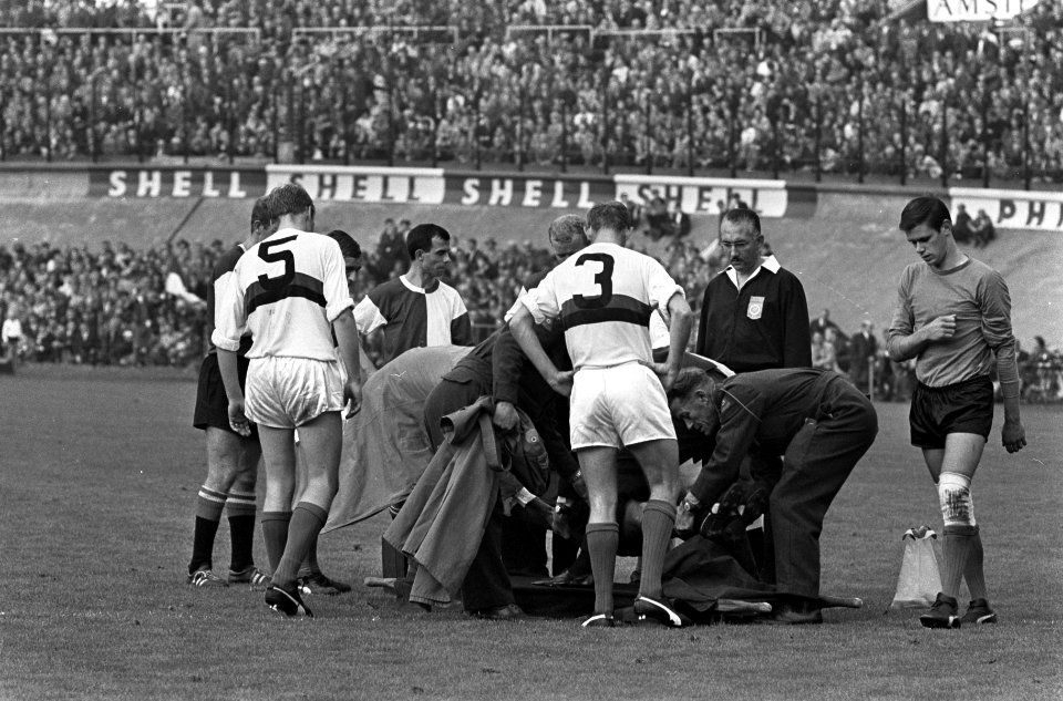 DWS tegen Feyenoord 2-0, Henny Weering geblesseerd, Bestanddeelnr 918-2618