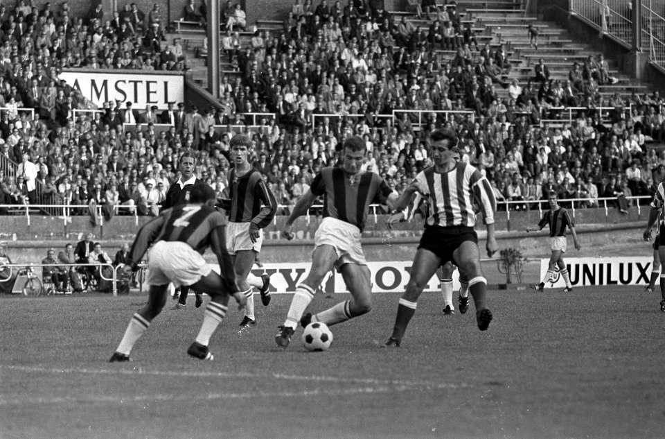 DWS tegen PSV 1-2. Sahadewsing (DSW), Waaijerberg, Cornwall en Senders (PSV), Bestanddeelnr 920-6151