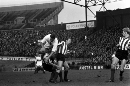 DWS tegen PSV 1-1, Temming in duel met Wiersma (PSV), Bestanddeelnr 917-4076