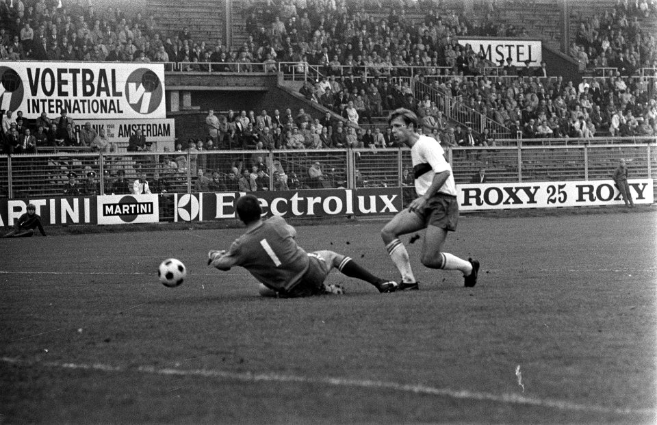 DWS tegen MVV 0-1., Bestanddeelnr 922-8639