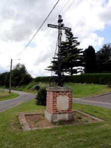 Dury (Aisne) croix de chemin commémorative