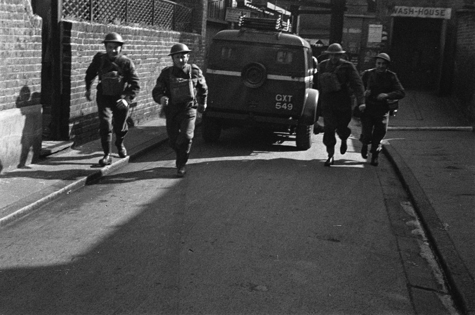 Dutch civil defence exercices Nederlandse Bescherming Bevolking oefent, Bestanddeelnr 935-2391