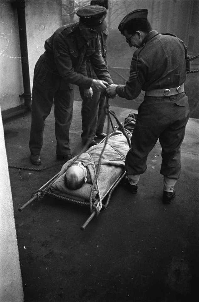 Dutch civil defence exercises oefeningen burger bescherming, Bestanddeelnr 935-2208