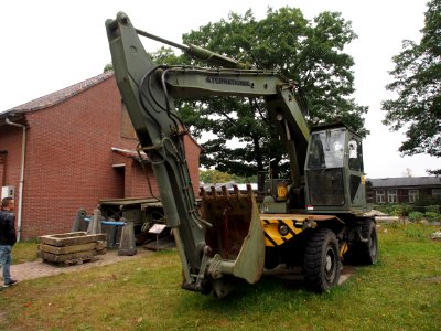 Dutch army International excevator, Geniemuseum Vught, photo 2