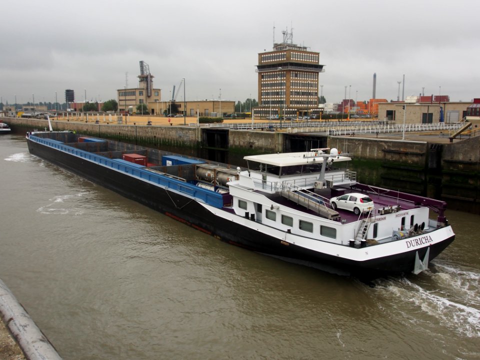 Duricha - ENI 02331474 entering Zandvlietsluis, Port of Antwerp pic5