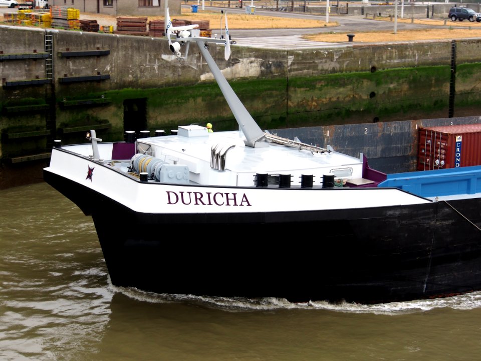 Duricha - ENI 02331474 entering Zandvlietsluis, Port of Antwerp pic3