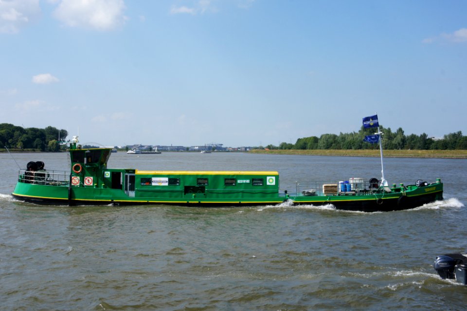 Duo - ENI 02319102, Beneden Merwede, Dordrecht, pic1