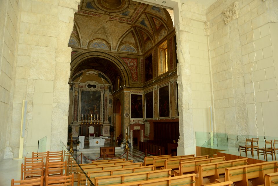Duomo di Pozzuoli aka tempio di Augusto 02