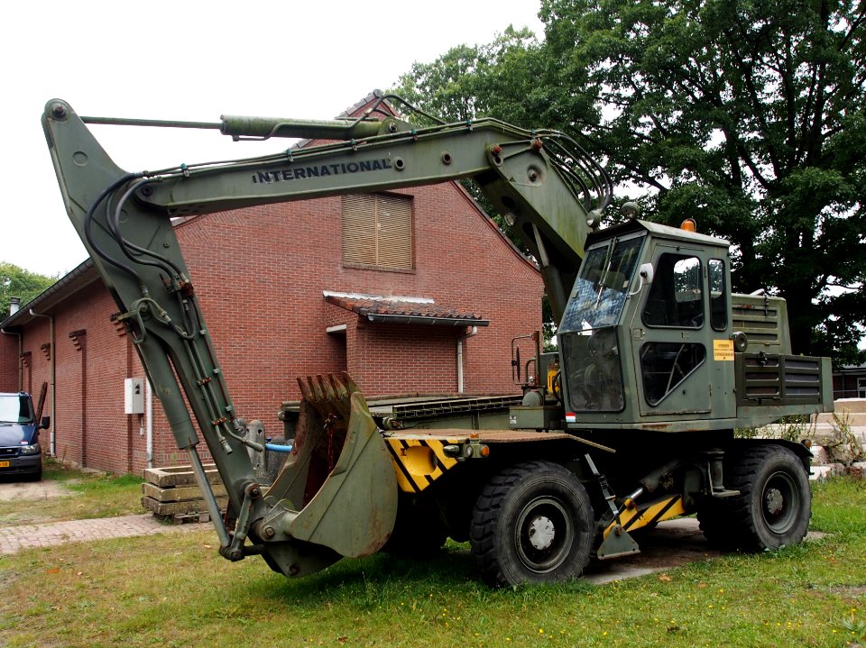 Dutch army International excavator, Geniemuseum Vught, photo 1