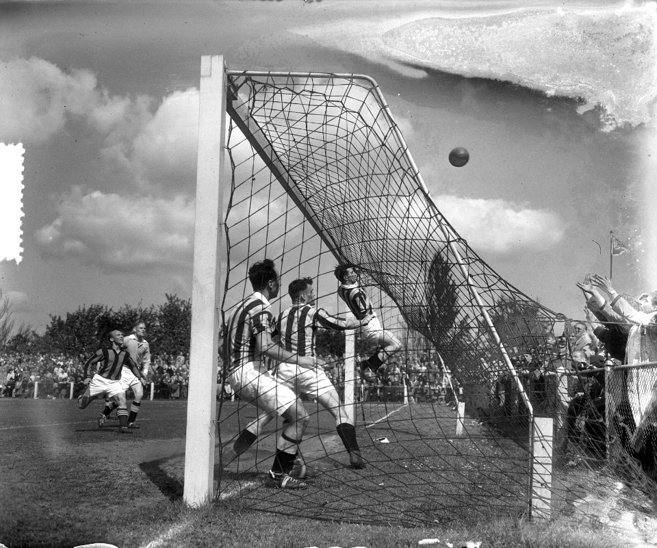 DWS tegen Vitesse (1-2), Bestanddeelnr 905-7118