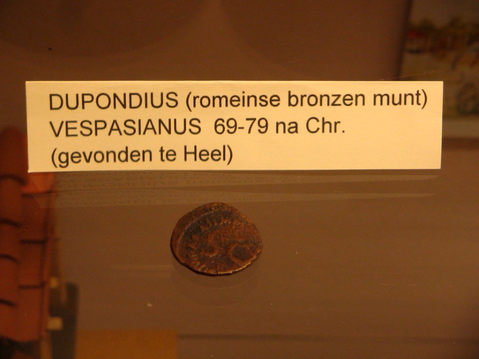 Dupondius Vespasianus in het Leudalmuseum, Haelen 001