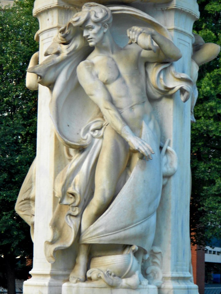 DuPont Fountain figure 1
