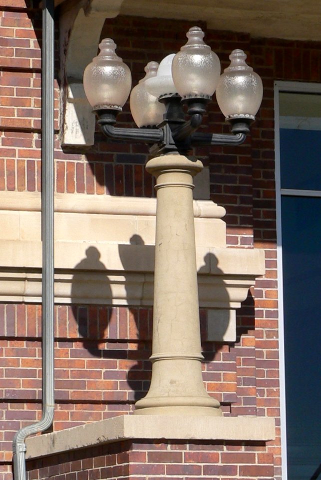 Dundy County, Nebraska courthouse S entrance lamp