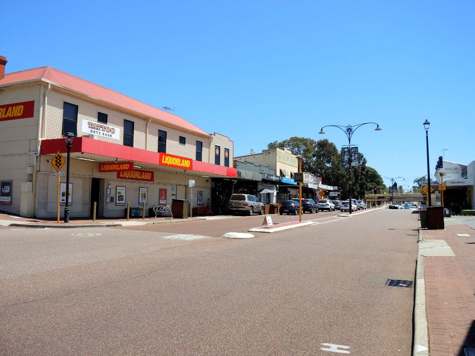 E37 King William Street shops near Bayswater Subway (October 2020)