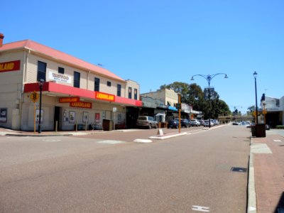 E37 King William Street shops near Bayswater Subway (October 2020)