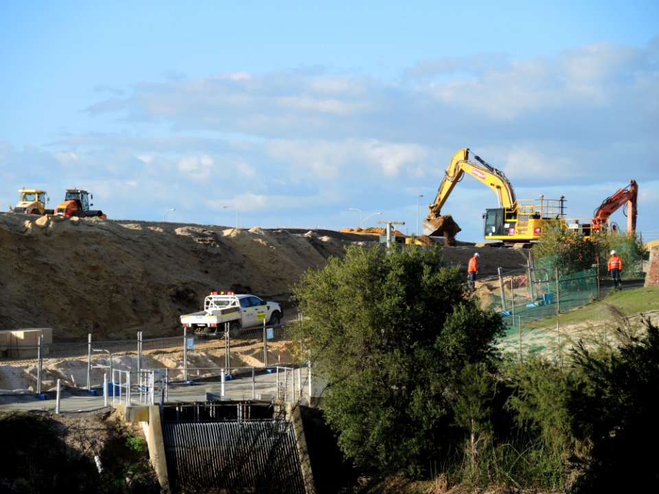 E37 Reid Hwy Malaga Dr interchange construction (22 June 2015) 03