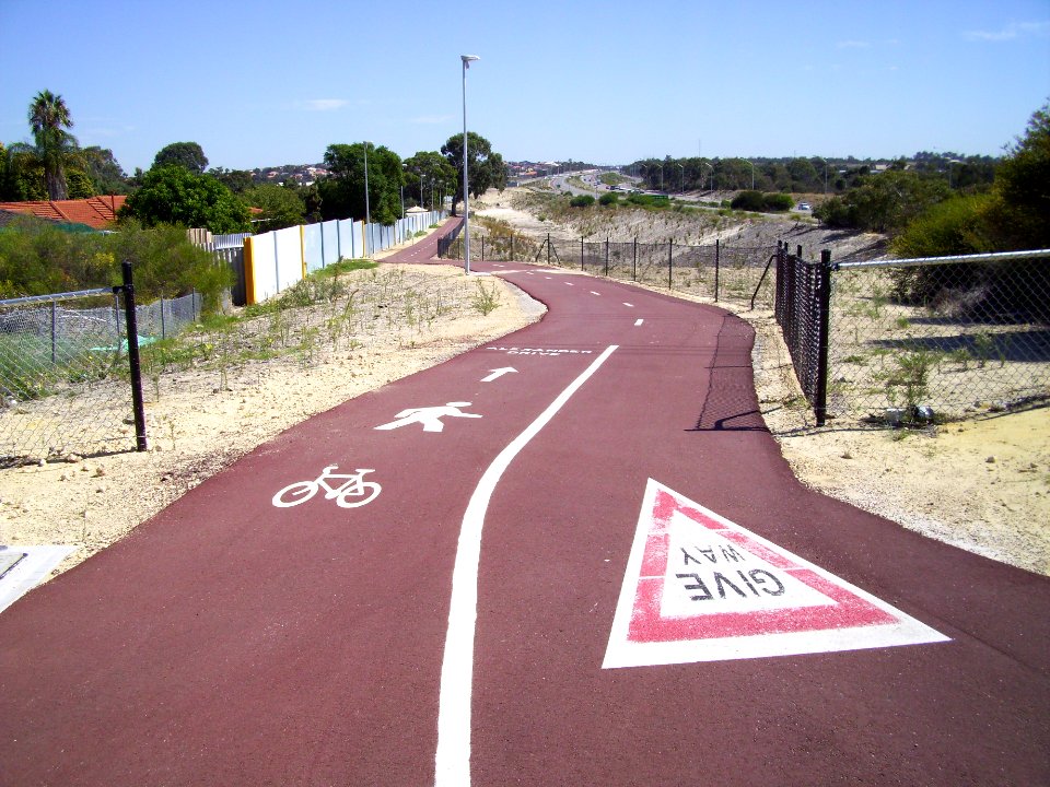 E37 Reid Hwy shared path