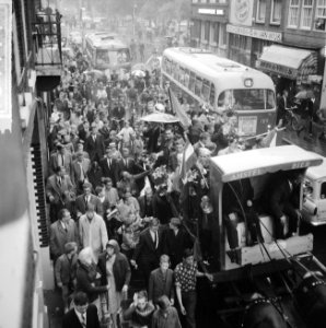 DWS kampioen, optocht door de stad, Haarlemmerstraat, Bestanddeelnr 916-4444