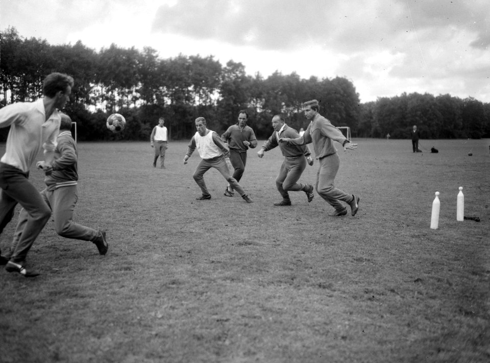 DWS in training, in het bosplan, training in Amsterdamse bos, Bestanddeelnr 918-0326
