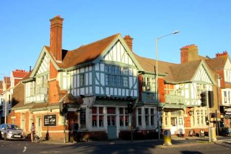 Dyke Tavern, Dyke Road, Prestonville, Brighton (August 2016) (1)
