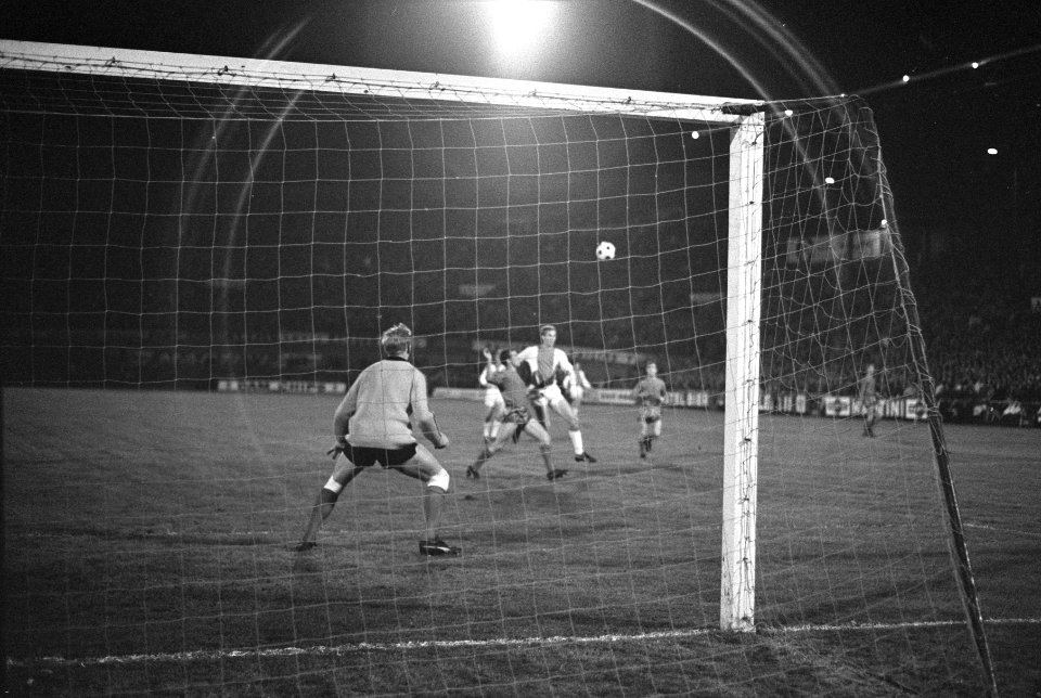 DWS tegen Ajax 1-4. Aanval Ajax, Bestanddeelnr 920-7964