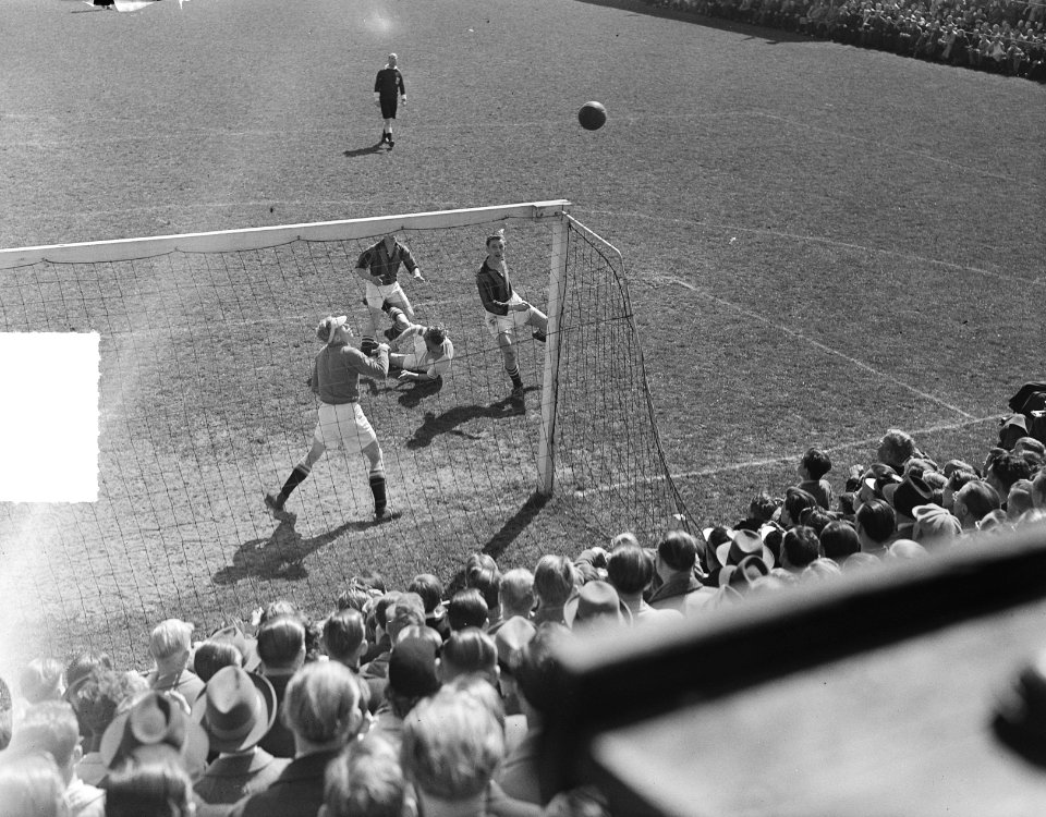 DWS tegen Ajax 3-0, Bestanddeelnr 904-5310