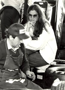 Een kijkje in de Pits tijdens de Grand Prix. Geschonken in 1986 door United Photos de Boer. Identificatienummer 54-005217, NL-HlmNHA 54005217