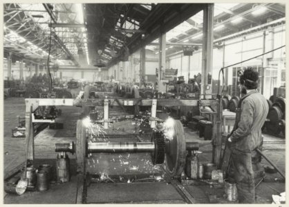 Een kijkje in de hoofdwerkplaats van N.S. NL-HlmNHA 54013191 01