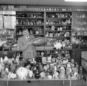 Een na de grootste collectie spaarpotten van de wereld, Bestanddeelnr 914-4332