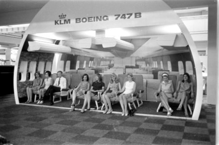 Een model van het interieur van een Boeing jumbo jet, Bestanddeelnr 922-6600