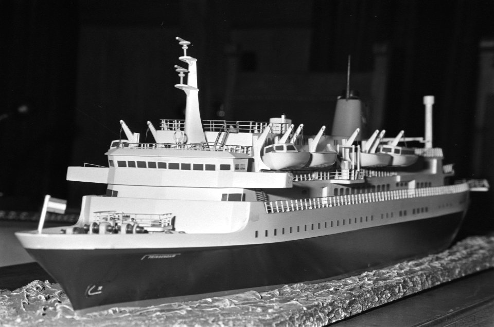 Een model van de Prinsendam, Bestanddeelnr 931-8039