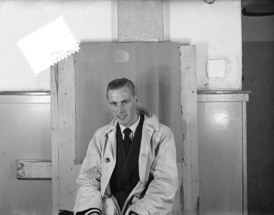Een pasfoto centraal magazijn, Bestanddeelnr 906-1057