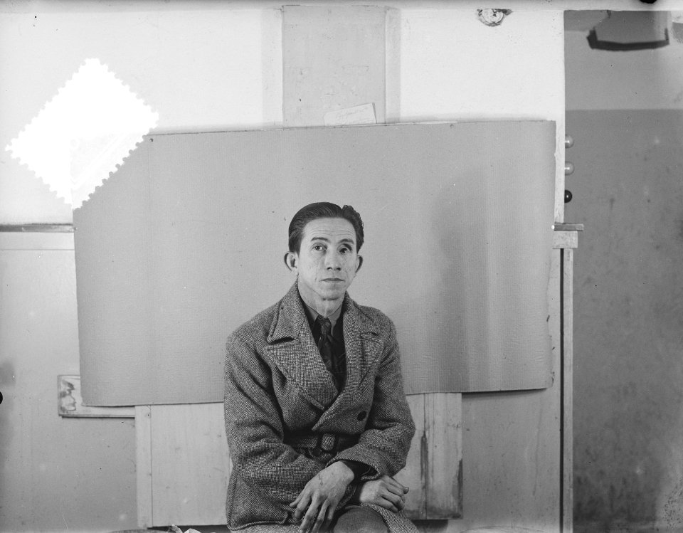 Een pasfoto centraal magazijn, Bestanddeelnr 906-0940