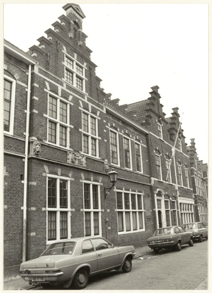 Een later (1925) aangebouwd gedeelte van het voormalige St. Elisabeths Gasthuis aan het Groot Heiligland. NL-HlmNHA 54010133