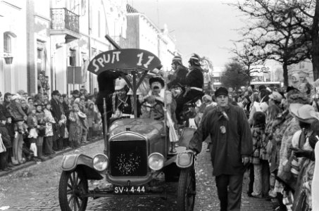 Een overzicht van de carnavalsoptocht, Bestanddeelnr 927-0225