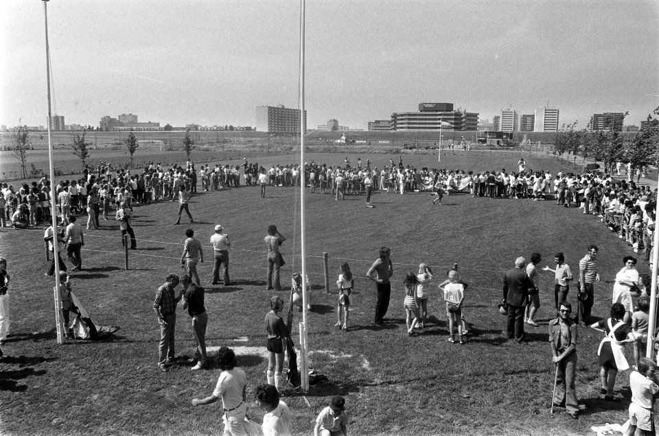 Een overzicht van het nieuwe sportpark Het loopveld in Amstelveen, Bestanddeelnr 928-0911