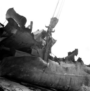Een schip wordt gelicht, Bestanddeelnr 900-6039