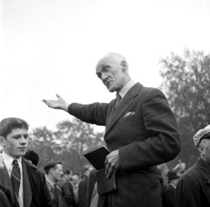 Een spreker bij de Speakers' Corner in het Hyde Park, Bestanddeelnr 254-1993
