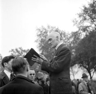Een spreker bij de Speakers' Corner in het Hyde Park, Bestanddeelnr 254-1990