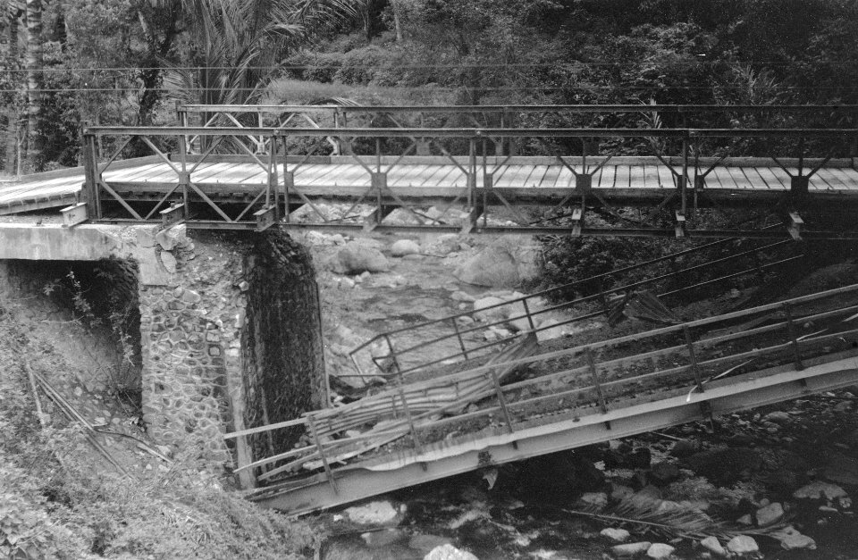 Een vernielde brug is hersteld, Bestanddeelnr 3182