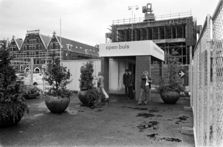 Een toegang tot het metrostation, Bestanddeelnr 928-1134