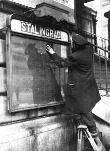 Een station in Frankrijk krijgt een nieuwe naam Stalingrad, Bestanddeelnr 901-4612 photo