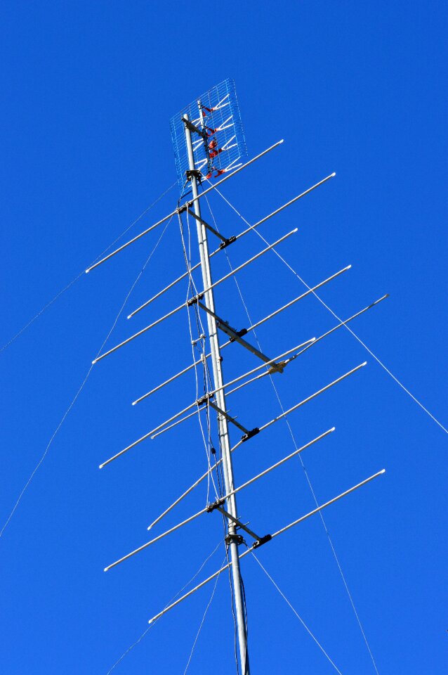 Communication tower mast