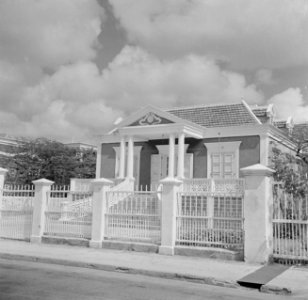 Een woonhuis op nr 33 van de Scharlooweg in Willemstad op Curaçao, Bestanddeelnr 252-7120