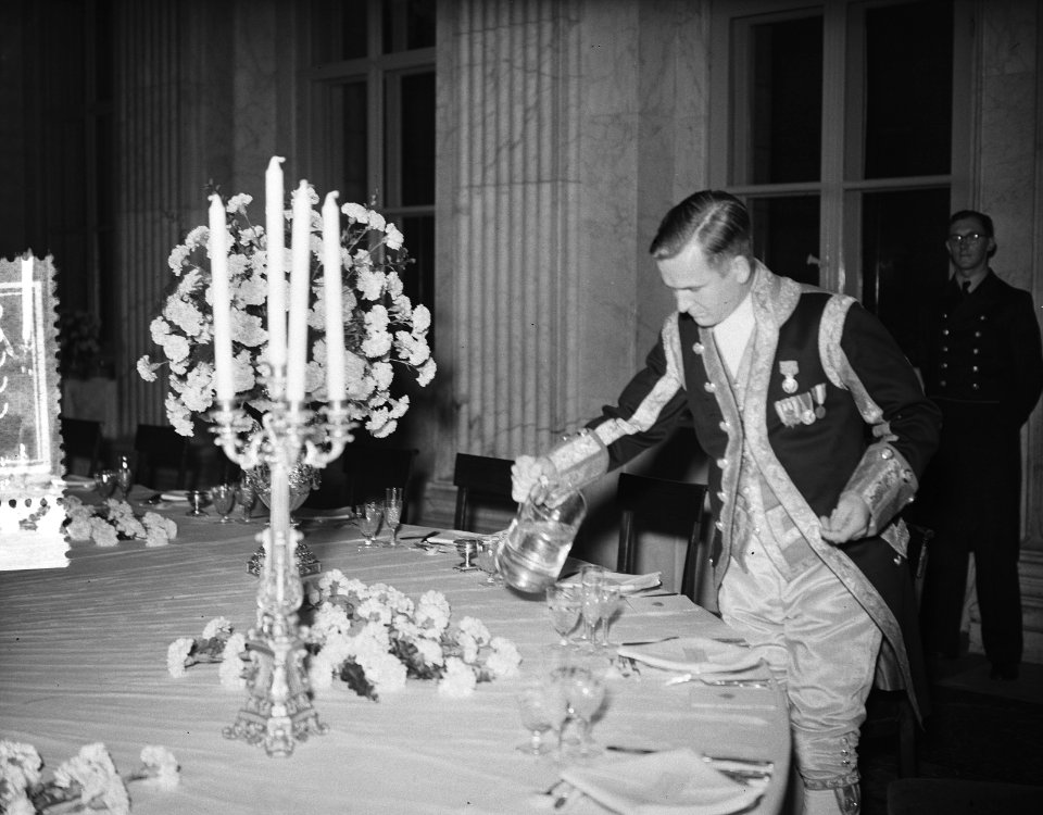 Eerste dag bezoek Koning Hakon , diner tafels Koninklijk Paleis Amsterdam, Bestanddeelnr 906-6629