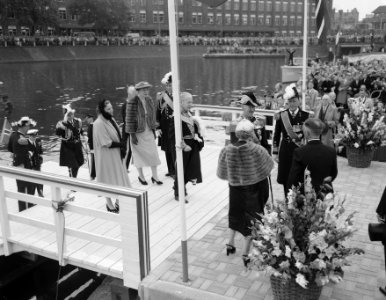 Eerste dag bezoek Noorse Koning , aankomst Prins Hendrikkade, Bestanddeelnr 906-6595
