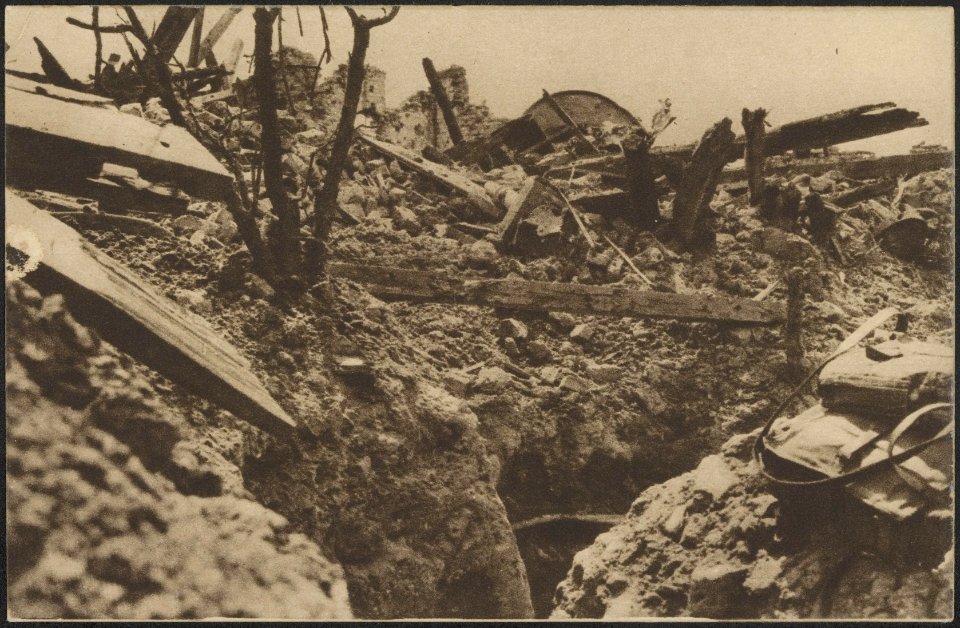Eene Duitsche tweede linie loopgraaf tijdens den slag van Champagne door de Fran, Bestanddeelnr 158-1881