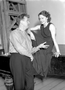 Eerste ballerina Loda Halama in gesprek met Jan Cieplinski, balletmeester van de, Bestanddeelnr 190-1209