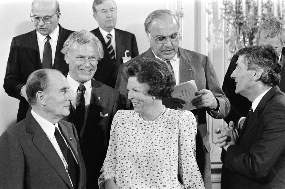 EEG-top bijeen in Den Haag vlnr Mitterand, koningin Beatrix, Kohl, Lubbers, Bestanddeelnr 933-6974